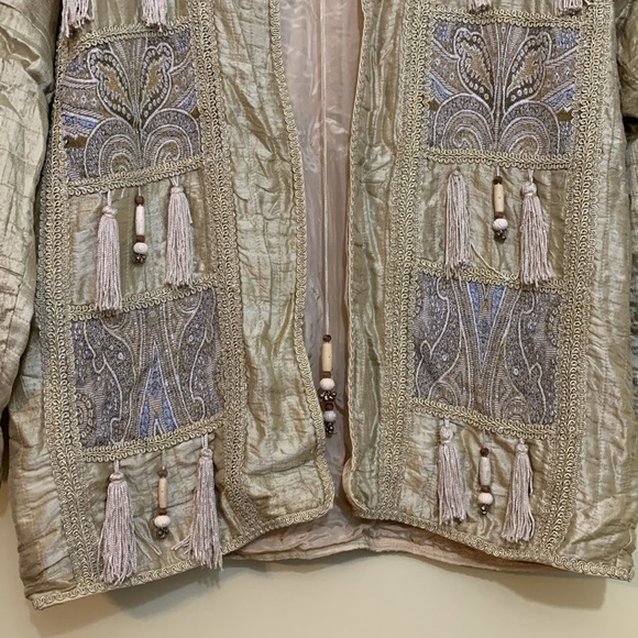 JA Resort | Vintage Gold 80’s Silk Tassel Wood Bead Quilted Open Front Jacket - Picture 12 of 17